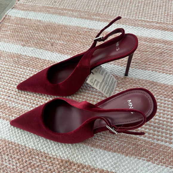 Mango Red Slingback Heels with Pointed Toe - Picture 2 of 4